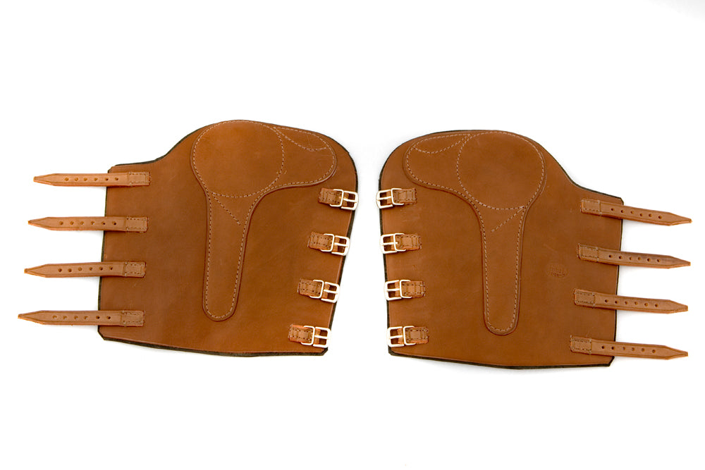Front boots with buckle straps