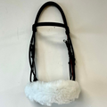 Noseband en mouton synthétique blanc pour cheval de course