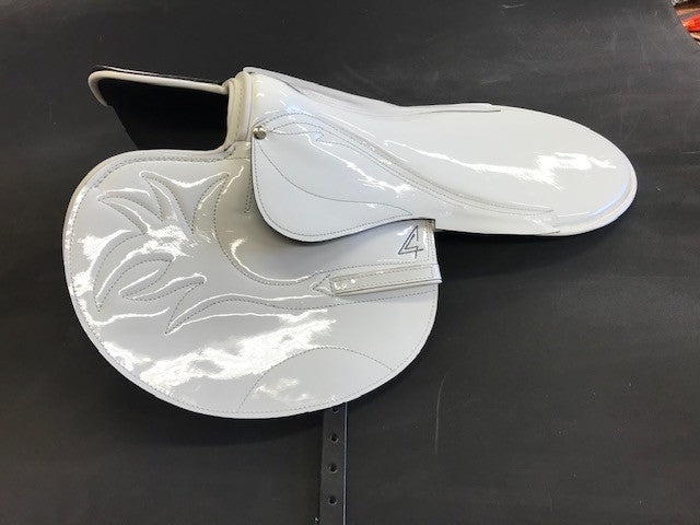 Selle de course plat modèle Europe en cuir pour jockey – Sellerie Cassou