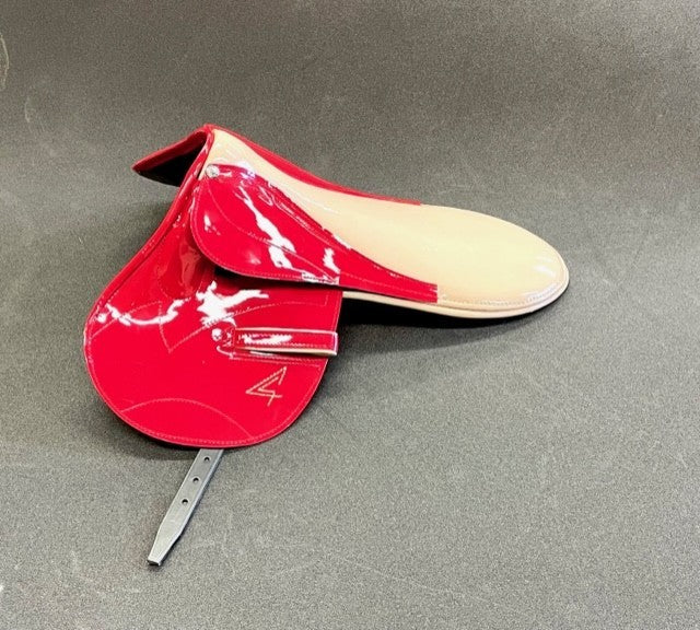 USA flat racing saddle