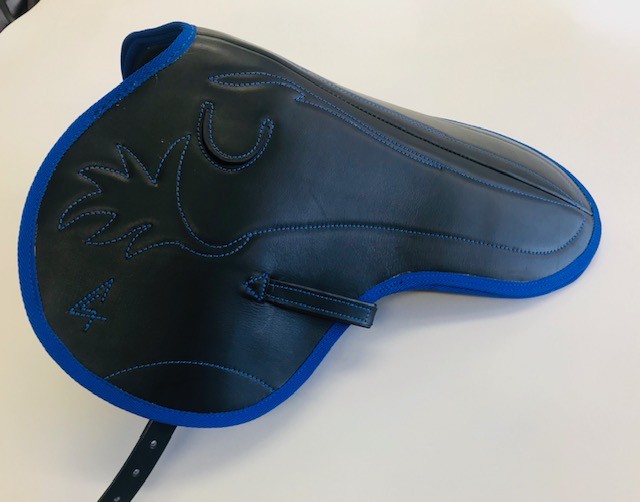 Selle de course plat légère en cuir, arçon carbone, de 200 g à 1 kg - Sellerie Cassou