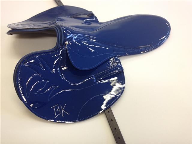 Selle de course plat modèle Europe avec poches à plombs