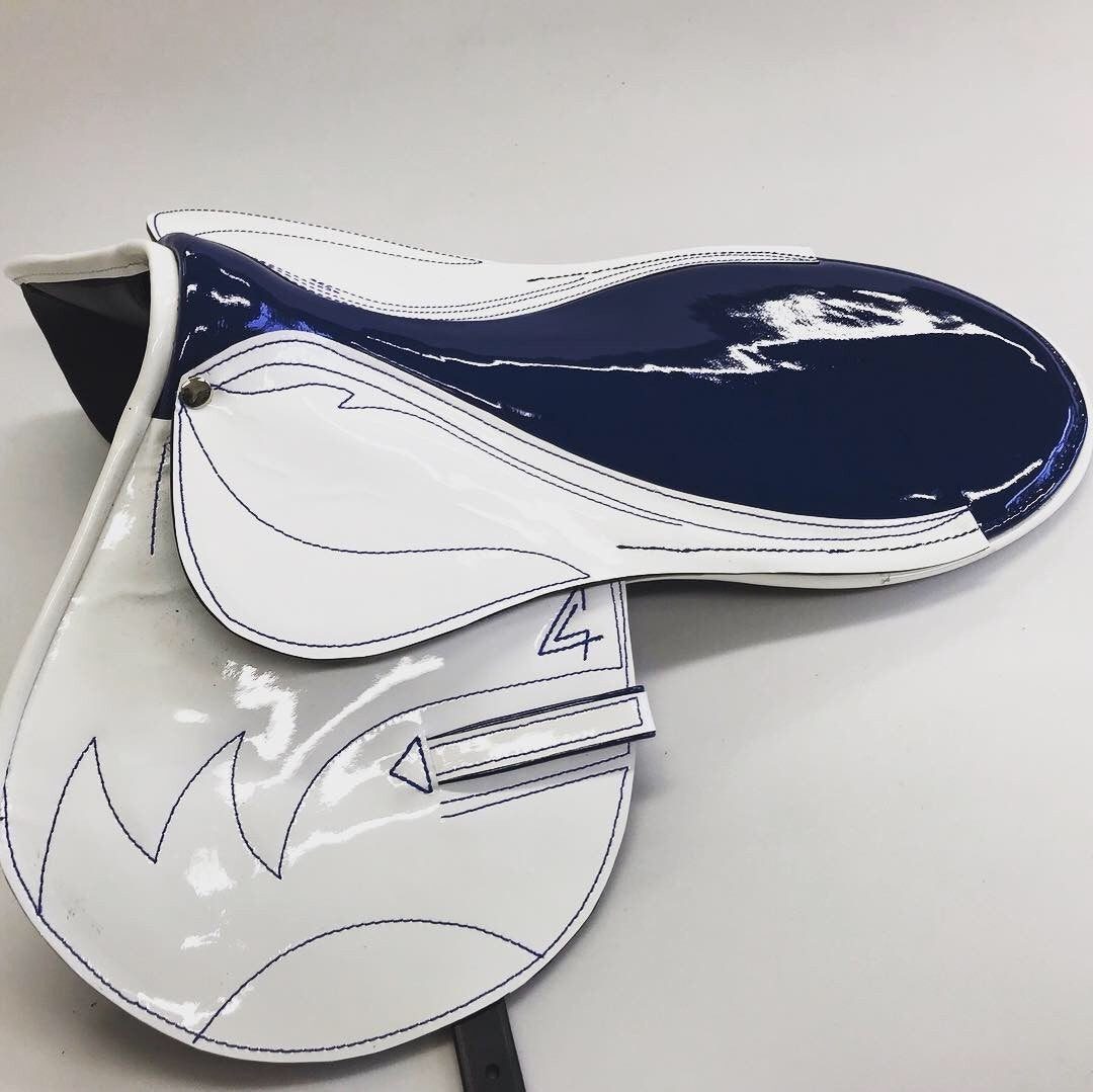 Selle de course plat USA avec poches à plombs
