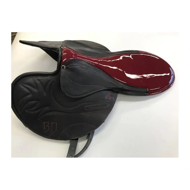 Selle de course obstacle modèle Europe — vue complète au format carré