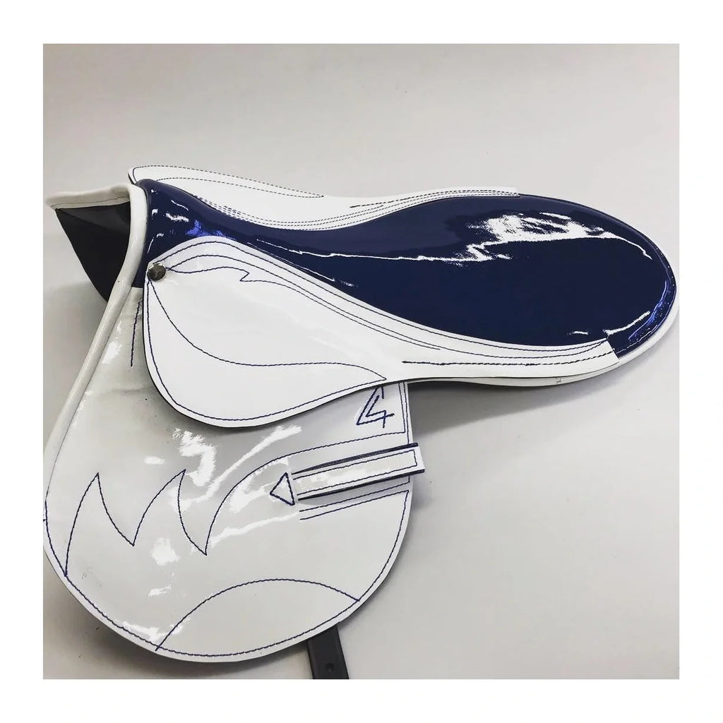 Selle de course plat USA poches à plombs — vue complète au format carré